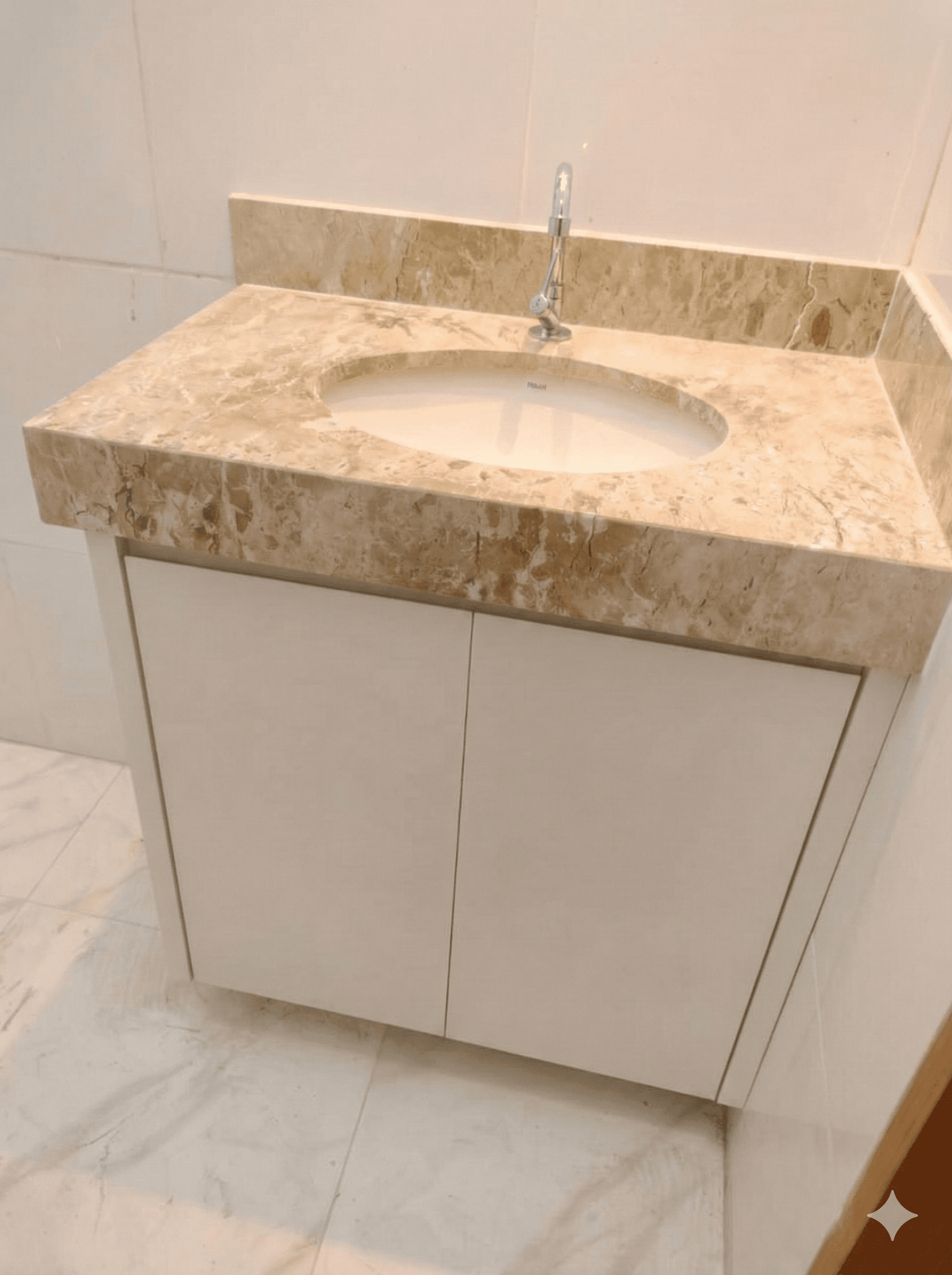 Armário de banheiro