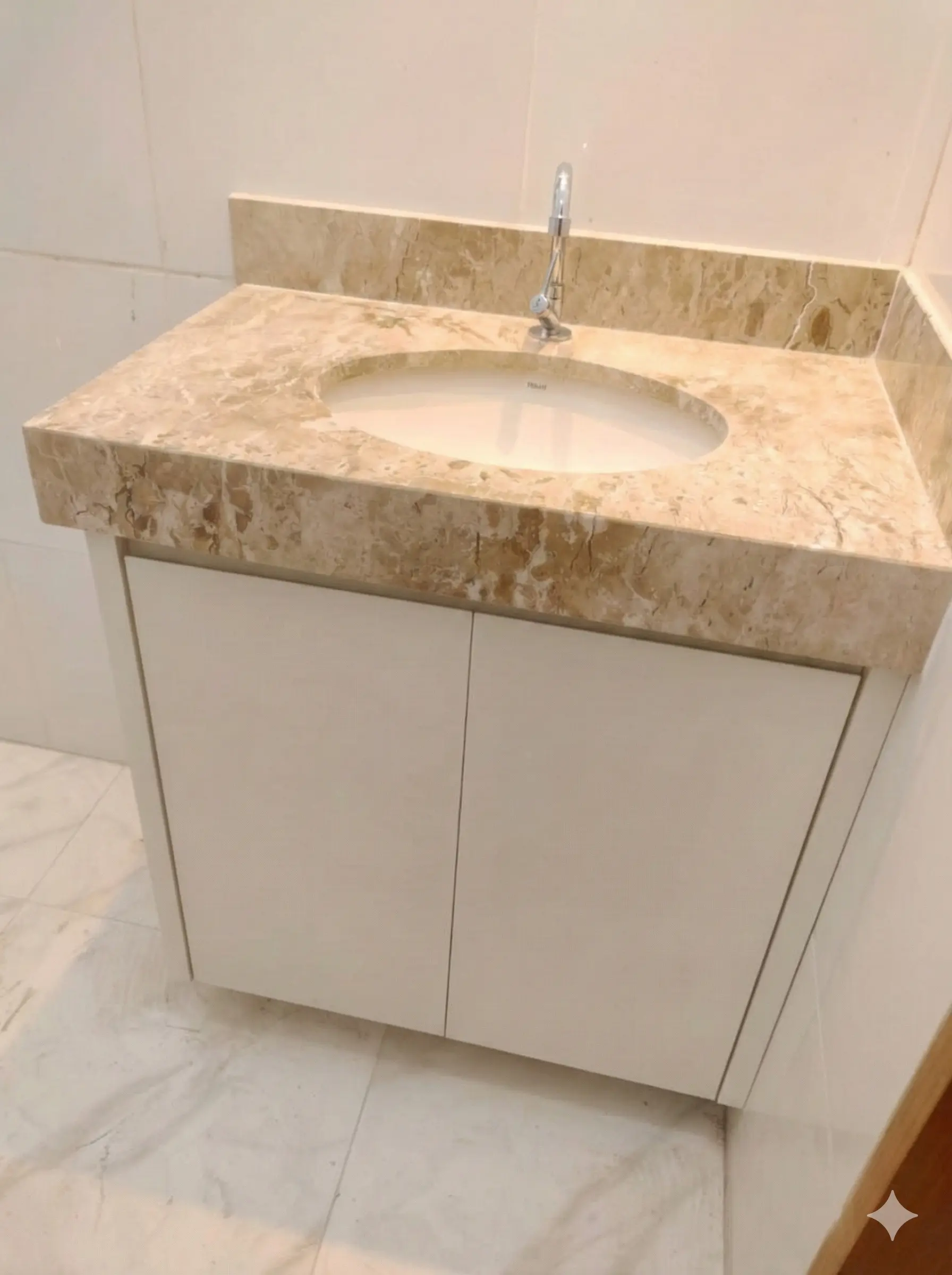 Armário de banheiro